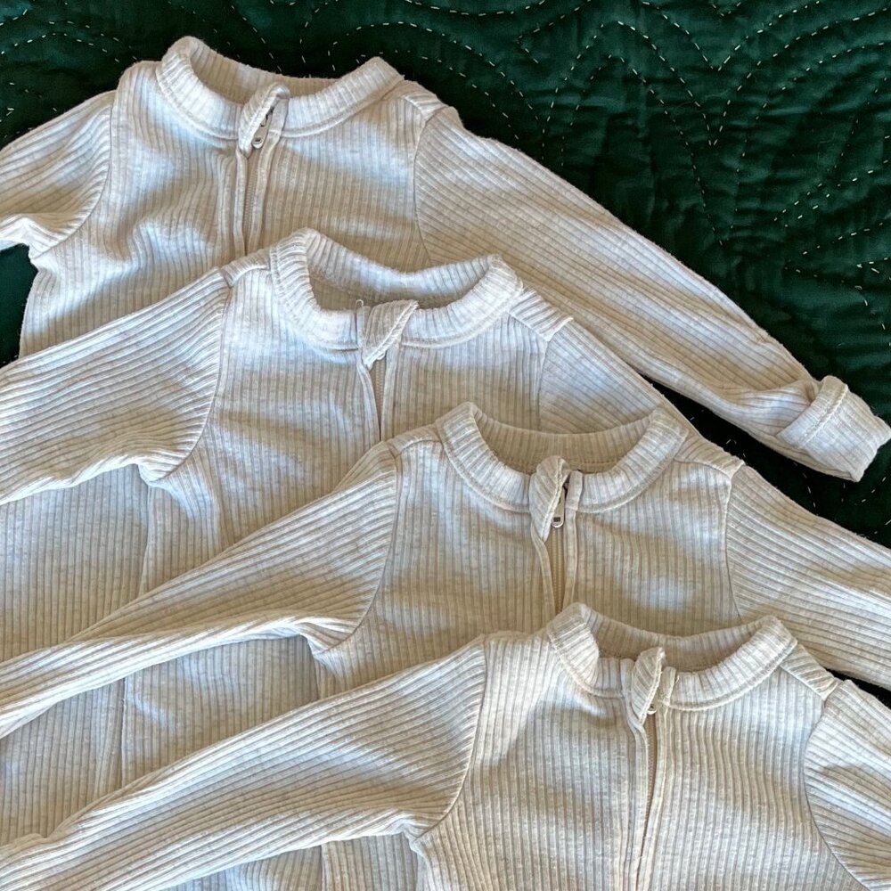 Old Navy Newborn PJs (4)